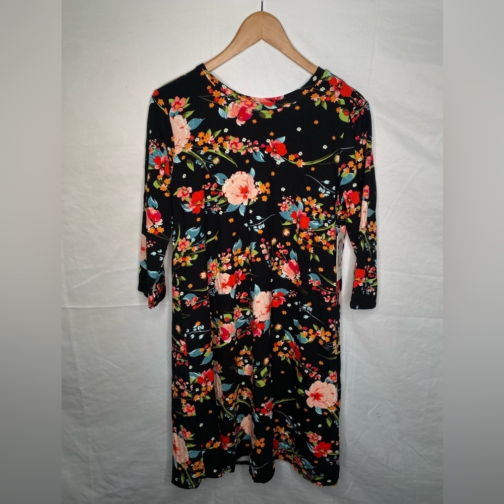 NWT the pioneer Women size M black floral dress